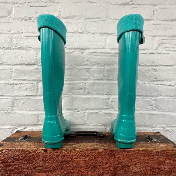 HUNTER Turquoise Tiffany Blue Rain Boots with boot socks - Picture 2 of 11